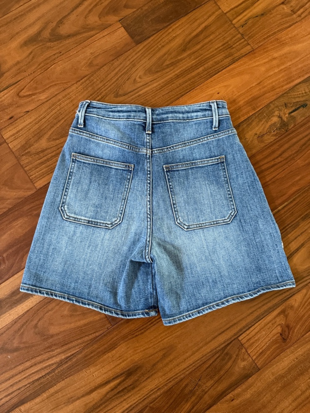 DRIFTWOOD High Waist Floral Embroidered Utility Shorts 26 - Picture 6 of 6